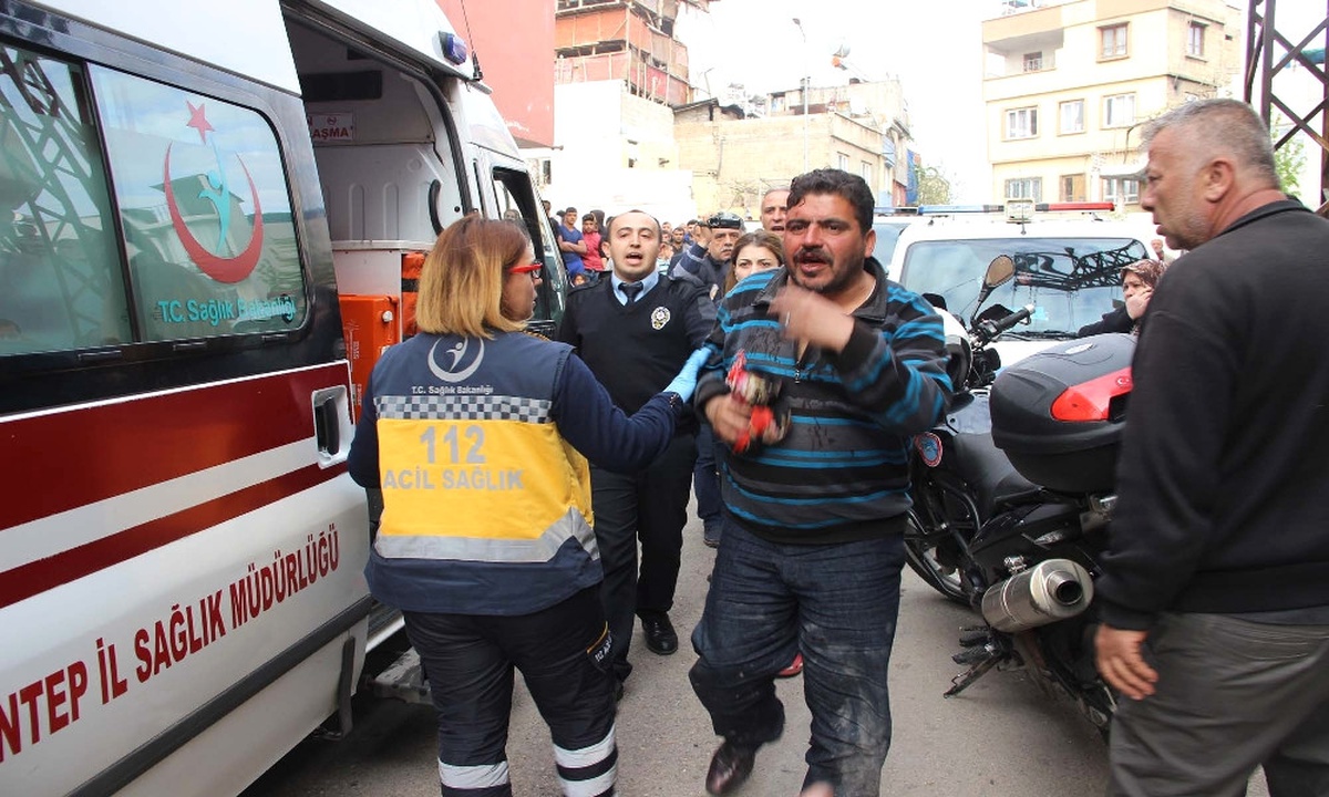 Arkadaşların Kavgasına Aileler Karıştı: 2 Yaralı