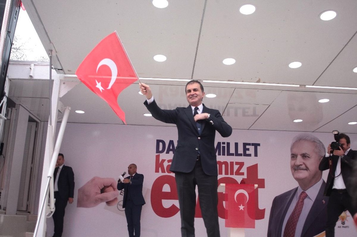 Bakan Çelik\'ten Sistem Değişikliğine \'Akıllı Telefon\' Benzetmesi