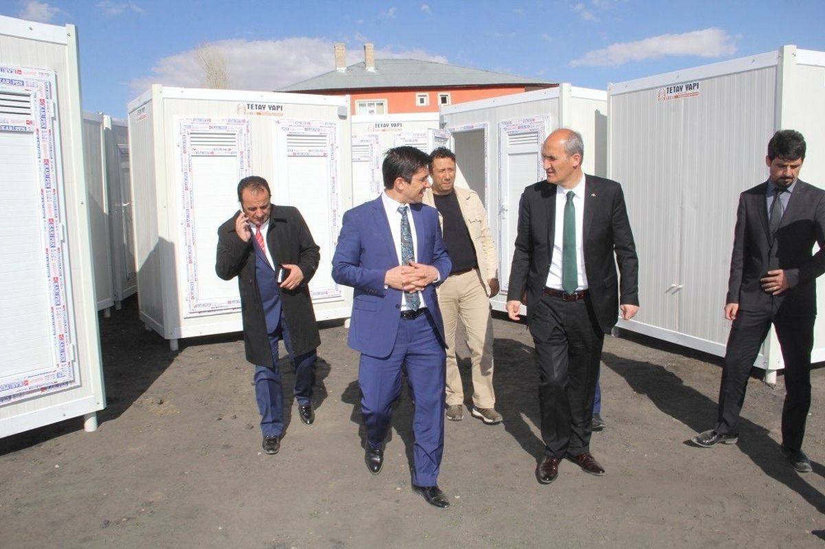 Başkale\'deki Okullara Konteyner Tuvalet