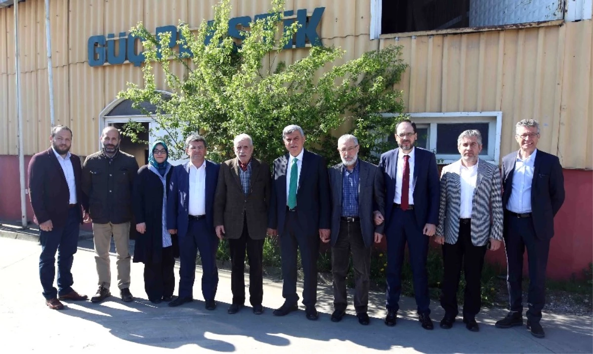 Başkan Karaosmanoğlu, Güç Plastik Fabrikasını Ziyaret Etti