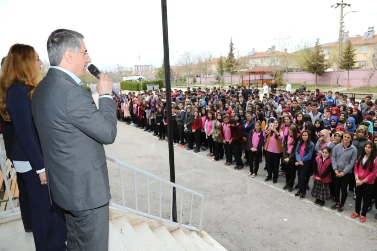 Başkan Yanılmaz Öğrencilerle Bir Araya Geldi