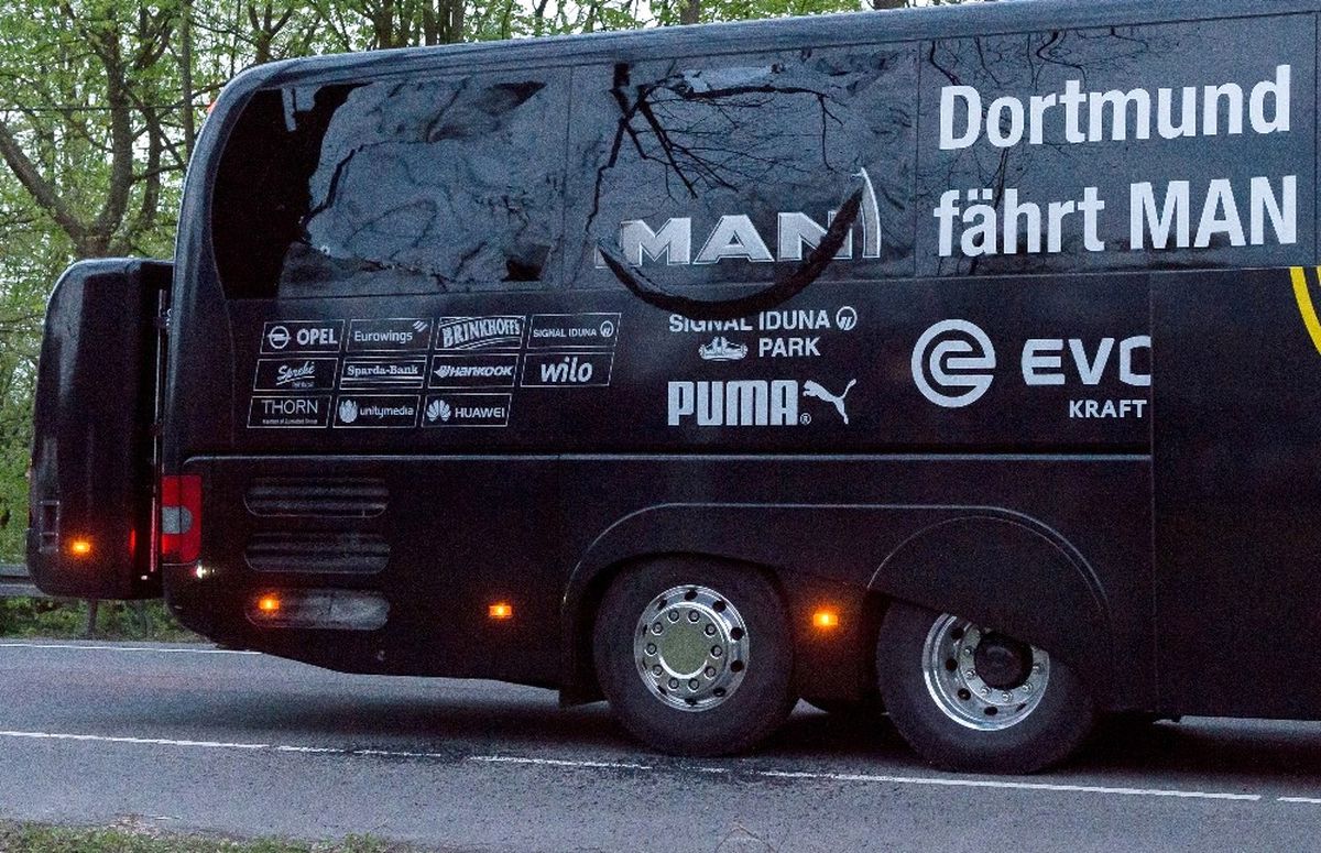 Borussia Dortmund - Monaco Maçı Öncesi Patlama