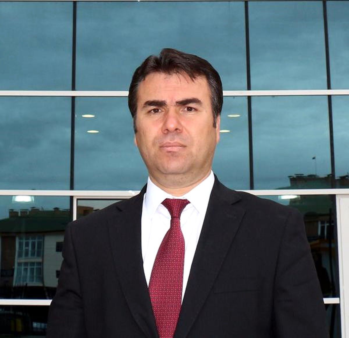 Burdur\'da 85 Kişiyi 5 Milyon Lira Dolandıran Şüpheliler Aranıyor