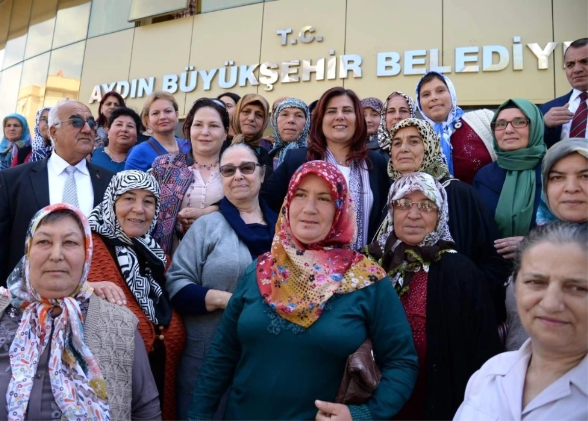 Çakırbeyli Pazarı Kadın Üreticilerinden Başkan Çerçioğlu\'na Teşekkür Ziyareti