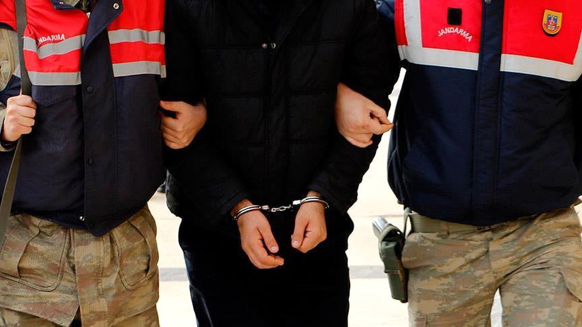 Deaş Üyelerinin Evlerinde Fetö Kitabı Bulundu