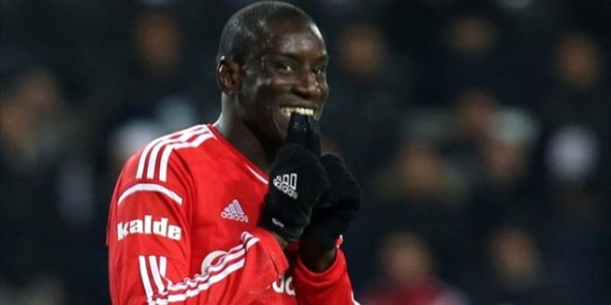 Demba Ba İstanbul\'da Çok Mutlu!