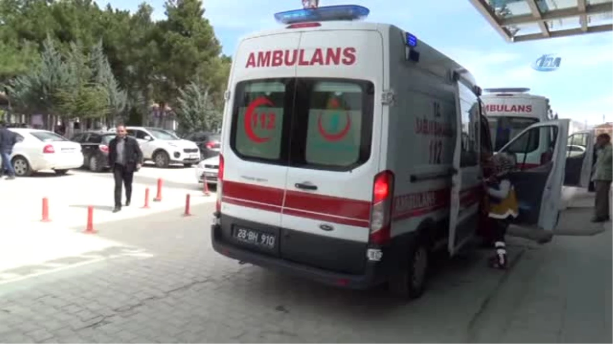 Elazığ\'da Trafik Kazası: 8 Yaralı