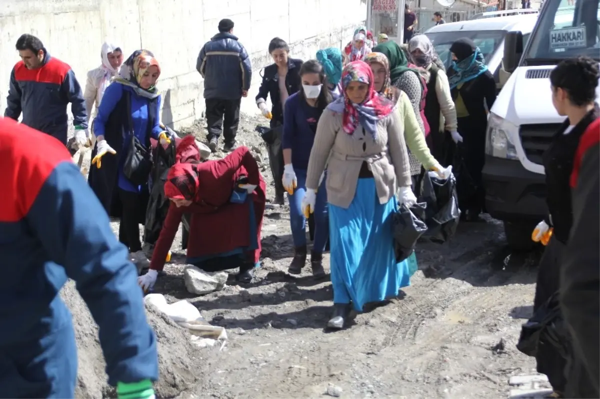 Hakkari\'de Çevre Temizliği