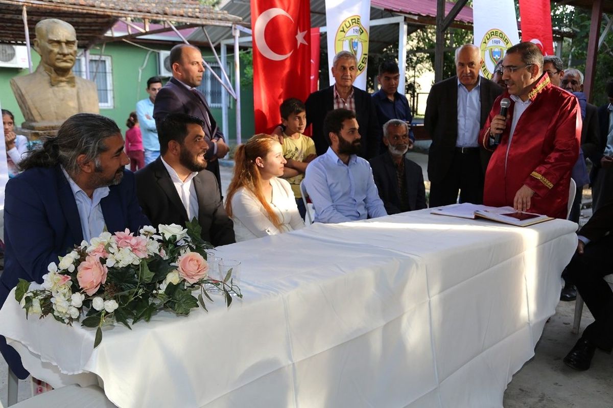 Hem Nikaha Hem de Referanduma \'Evet\' Dediler