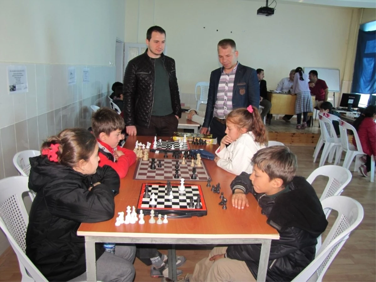 Hisarcık\'ta Satranç Turnuvası