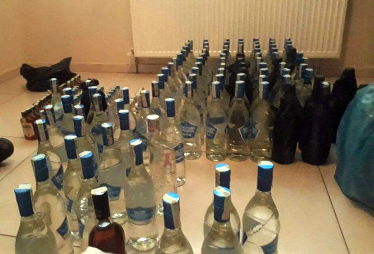 Kaçak Içki Imalathanesine Baskın 4 Gözaltı