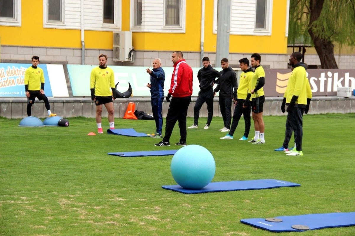 Kayserispor\'da Gençlerbirliği Hazırlıkları Devam Ediyor