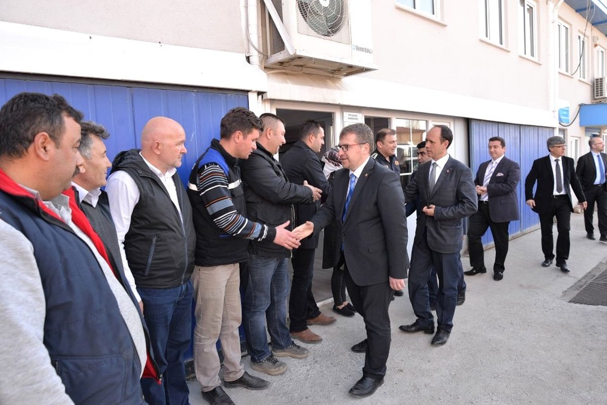 Milletvekili Eldemir, Bozüyük Belediyesi Personelini Ziyaret Etti, Referandum İçin Destek İstedi