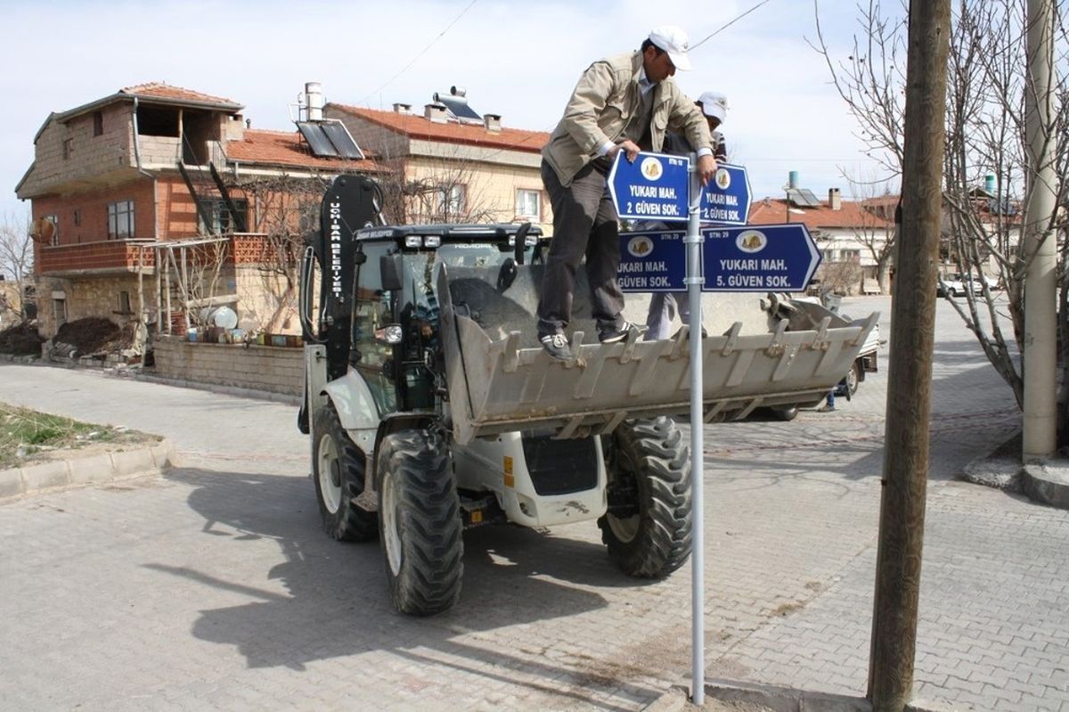 Uçhisar\'da Sokak Tabelaları Yenilendi