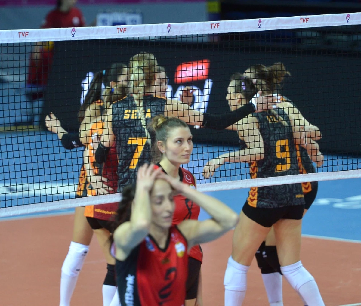 Vakıfbank\'ı Eleyen Galatasaray Finalde