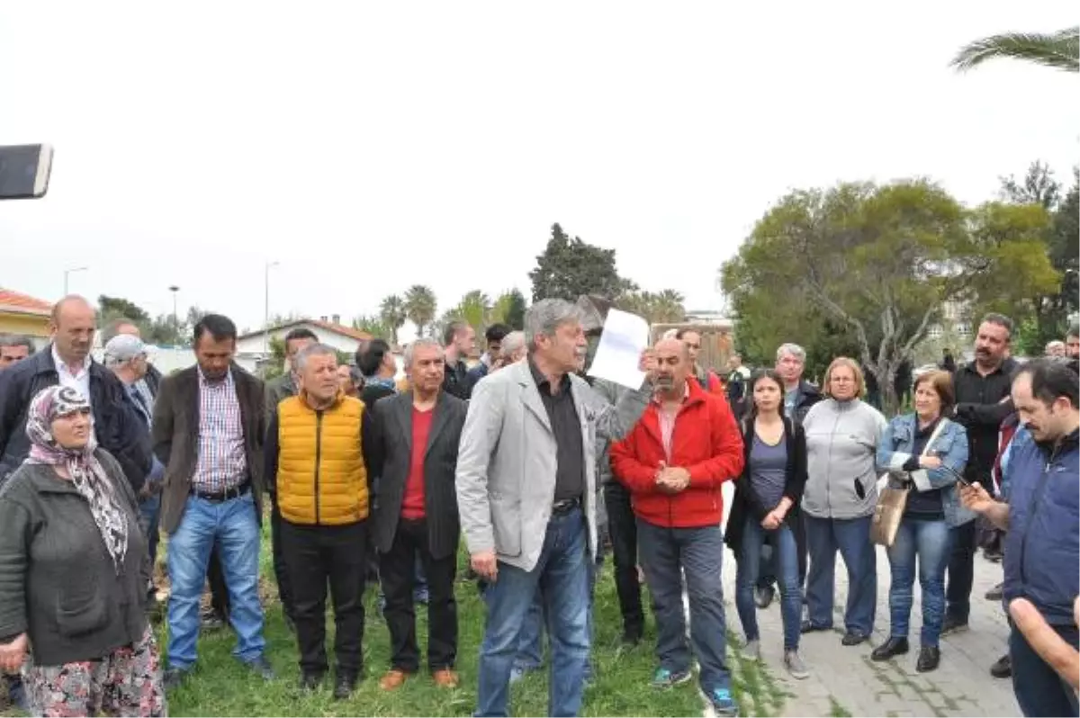 Yol İçin Parktaki Ağaçların Sökülmesine Tepki