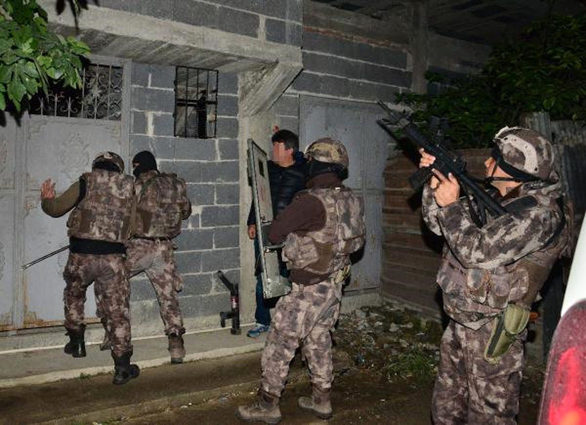 Adana\'da Terör Operasyonu: 13 Gözaltı