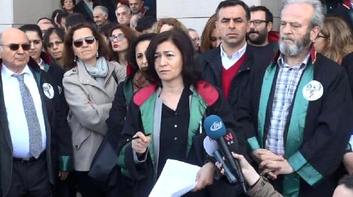 Adliyede Tutuklu Avukatlara Destek Eylemi