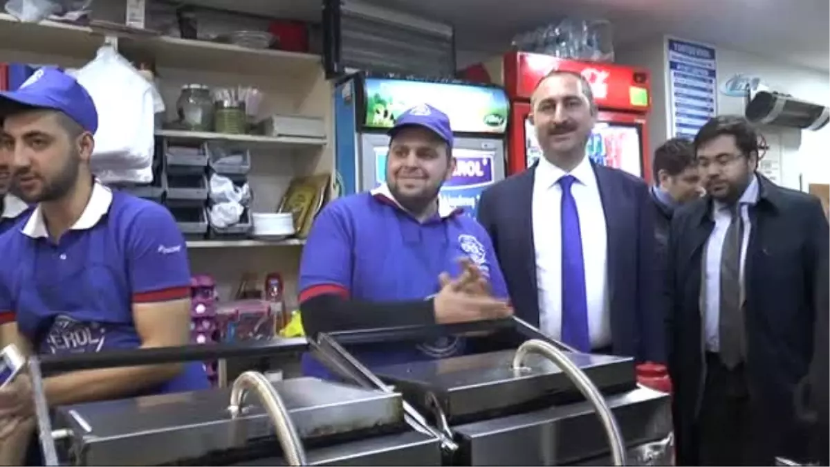 Ak Partili Gül, Fenomen Olan Tostçu Erol\'u Ziyaret Etti, Atom Tost Yaptı