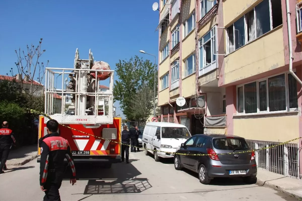 Apartman Dairesindeki Yangın Korkuttu