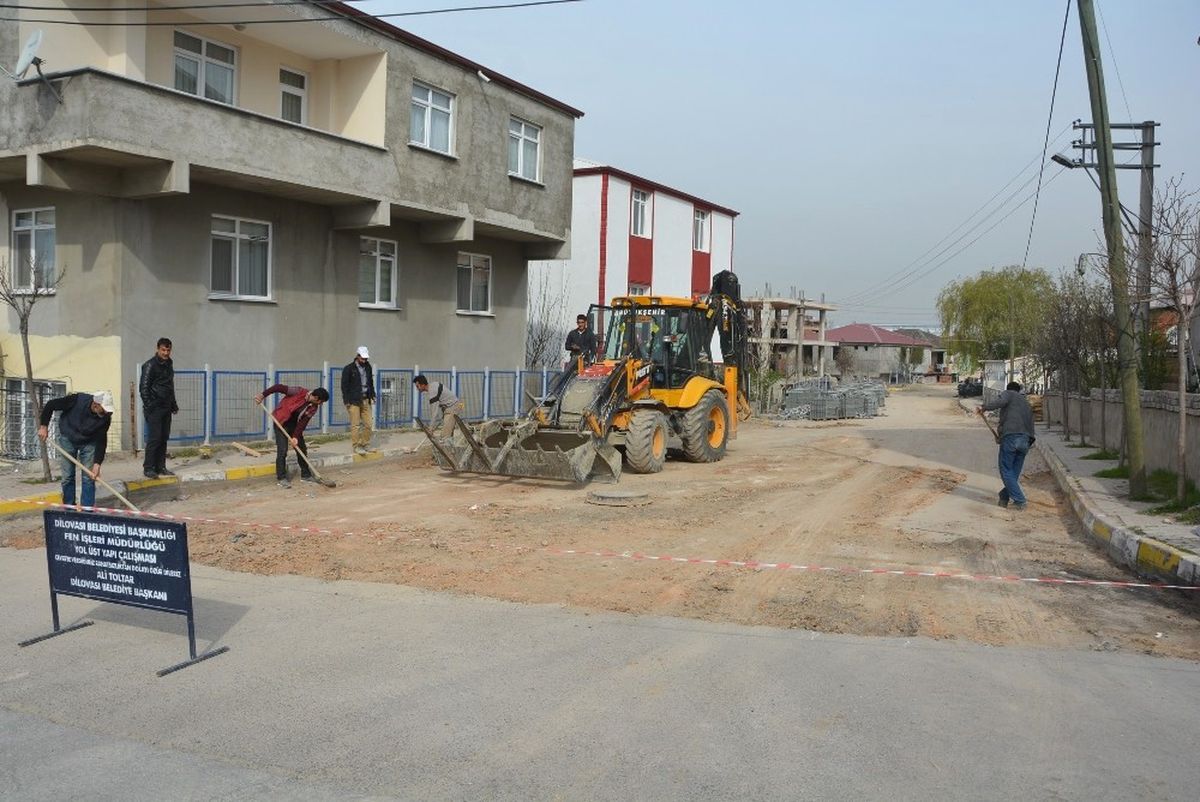 Barış Caddesi\'nde Yenileme Çalışması