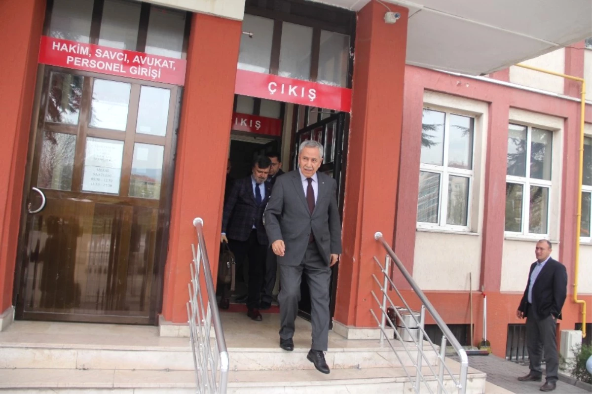 Bülent Arınç, Bolu\'da Hakim Karşısına Çıktı