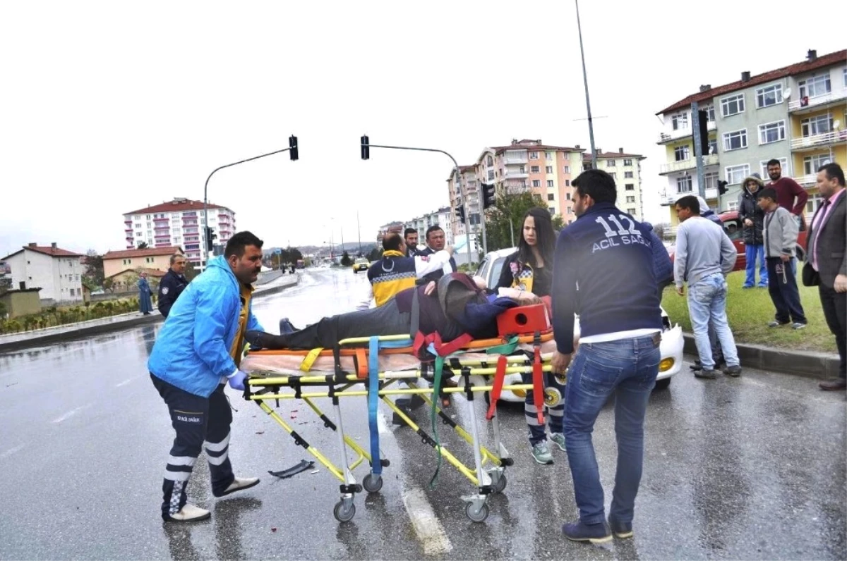 Çorum\'da Zincirleme Trafik Kazası: 4 Yaralı
