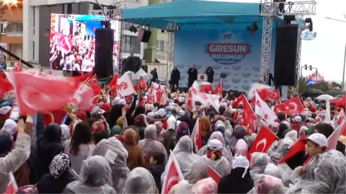 Cumhurbaşkanı Erdoğan 15 Temmuz Gazisini Alnından Öptü