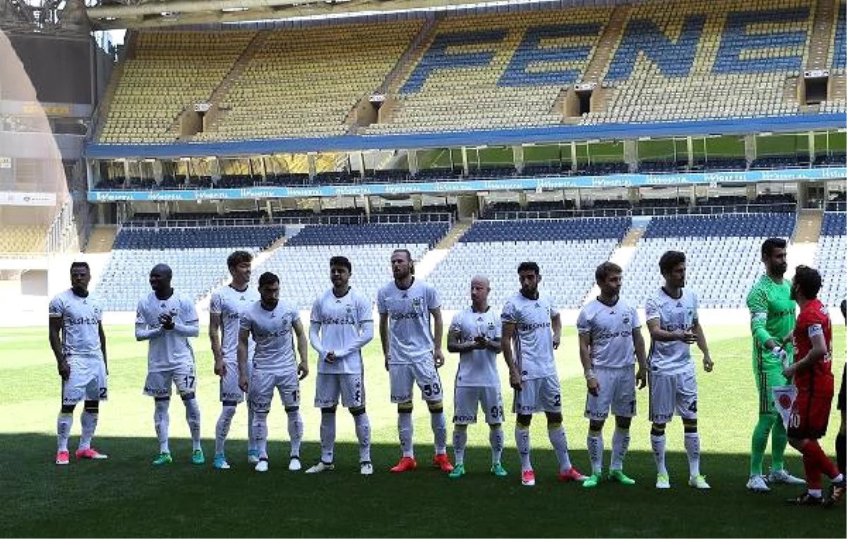 Fenerbahçe Hazırlık Maçında Ümraniyespor\'u 4-2 Mağlup Etti