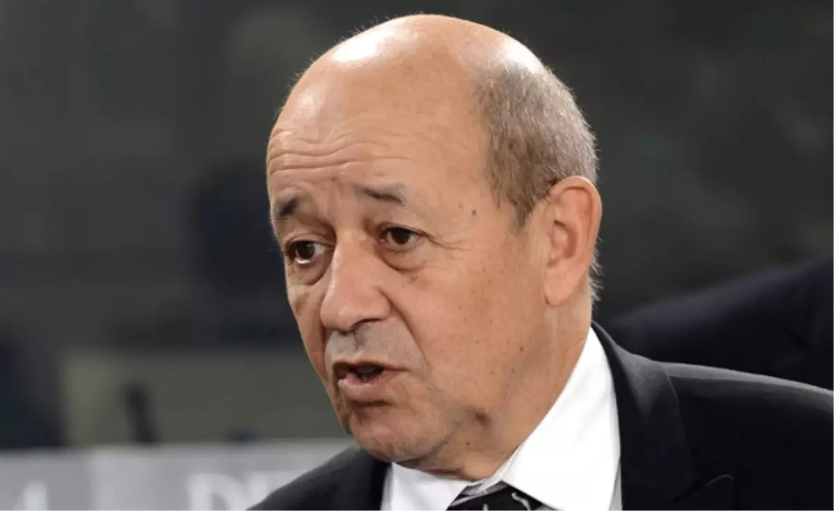 Fransa Savunma Bakanı Le Drian, Tunus\'ta