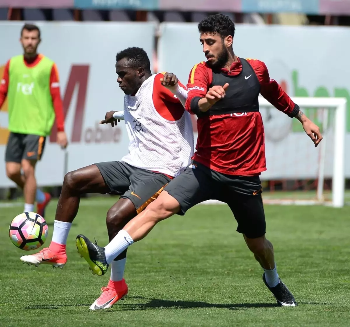 Galatasaray\'da Derbi Hazırlıkları Sürüyor