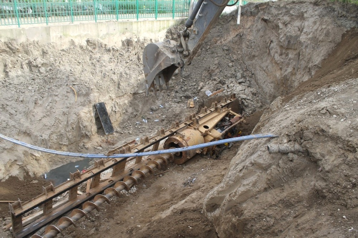 İş Makinesinin Altında Kalan İşçi Hayatını Kaybetti