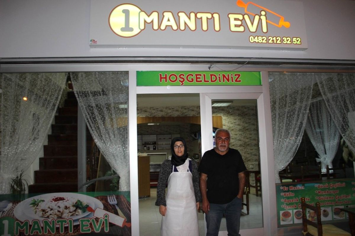 İşsiz Kalınca Ailesiyle Birlikte Mantıcı Açtı