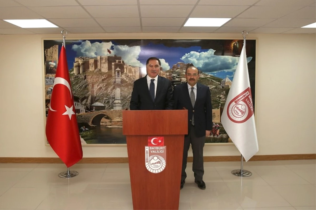 Kamu Başdenetçisi Şeref Malkoç, Vali İsmail Ustaoğlu\'nu Ziyaret Etti