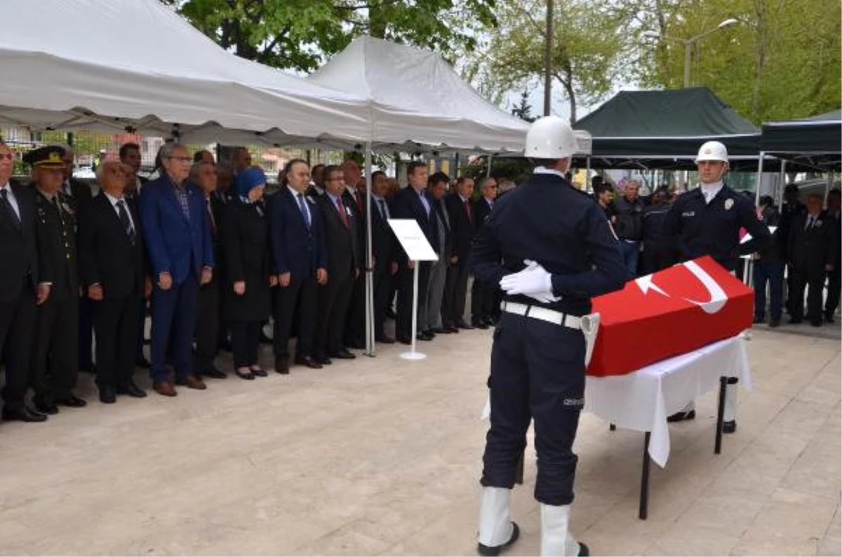 Kırıkkale Kazada Ölen 22 Günlük Polis Memuru Toprağa Verildi