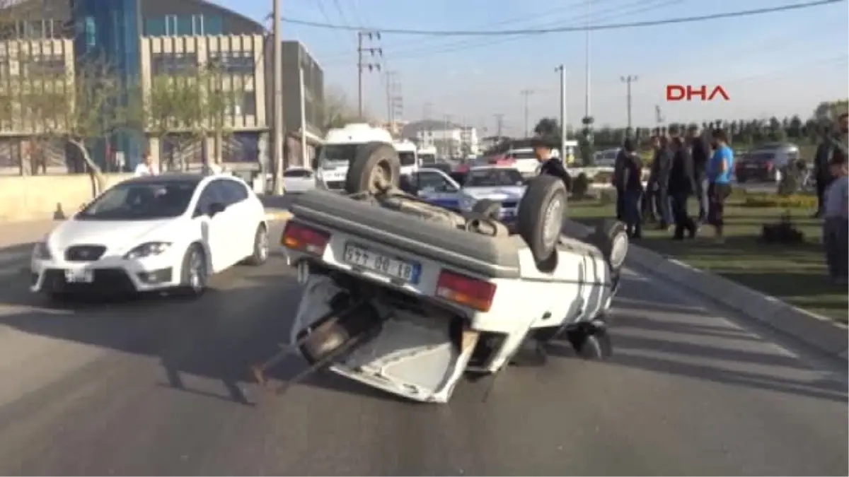 Kocaeli Kaldırıma Çıkan Otomobil Takla Attı: 2 Yaralı