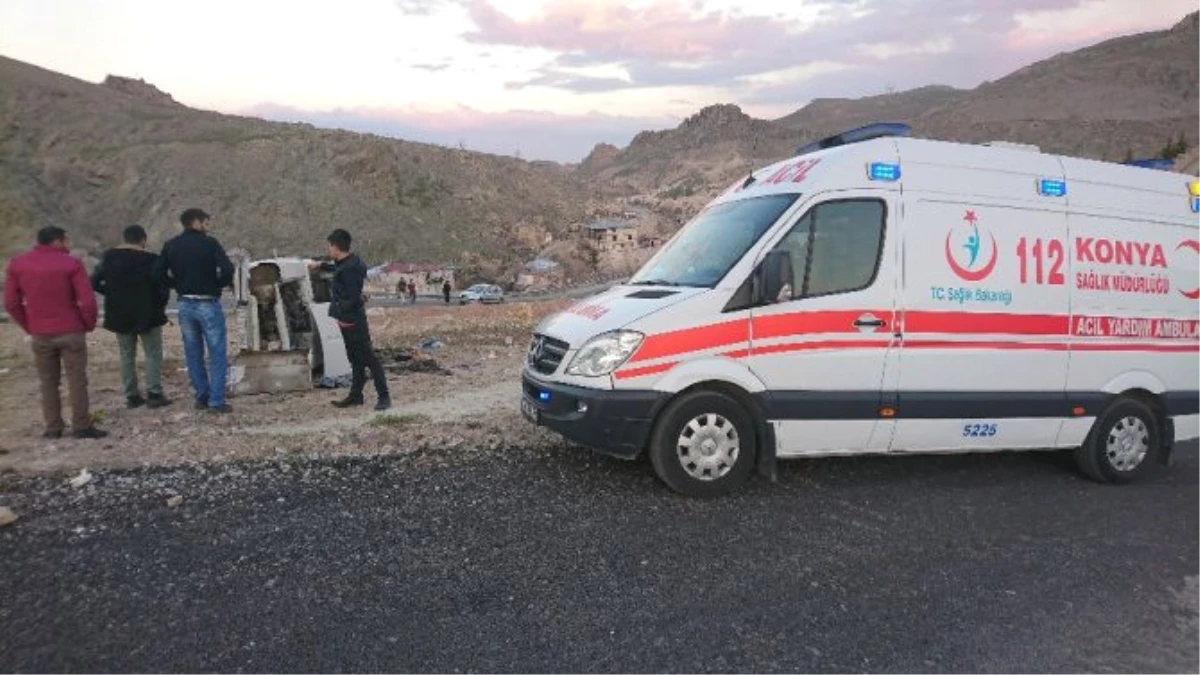 Konya\'da Kamyonla Kamyonet Çarpıştı: 7 Yaralı