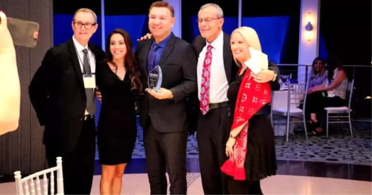 Nova Hair\'in Kurucusu Ertaç Şensoy\'a Anlamlı Ödül