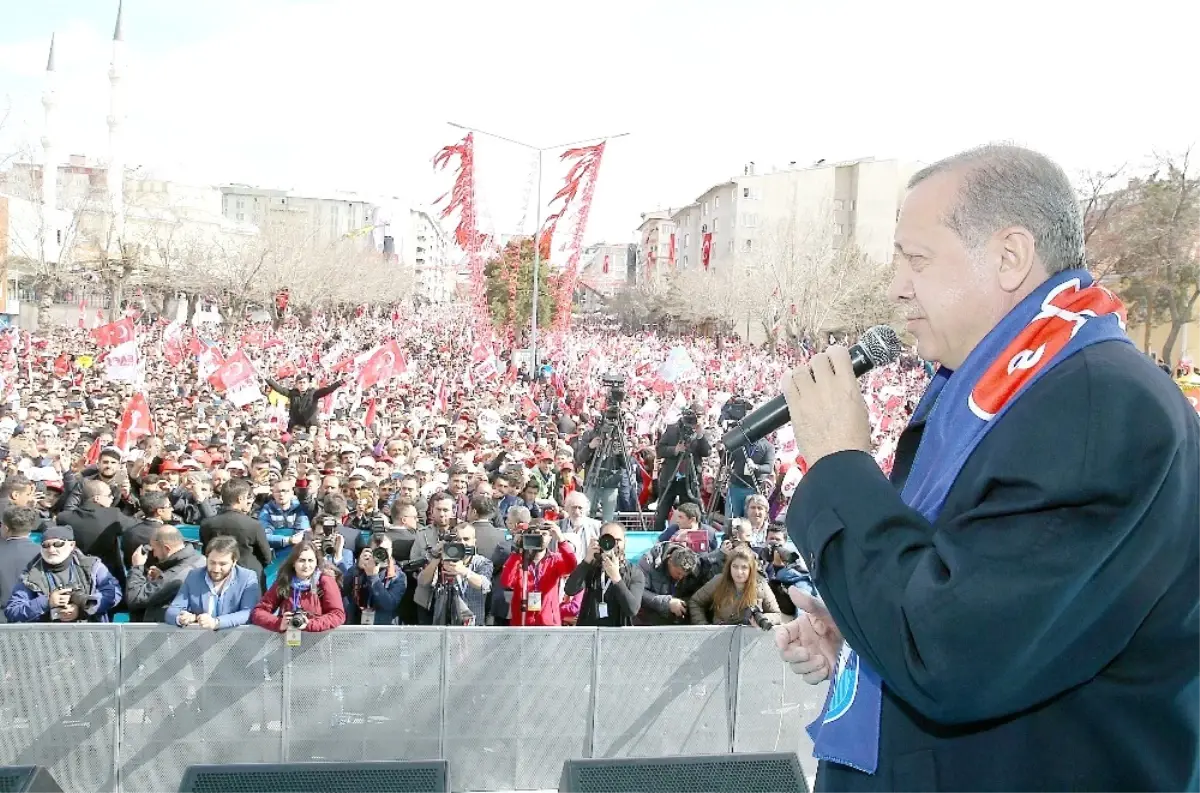 Öz\'den Miting Teşekkürü