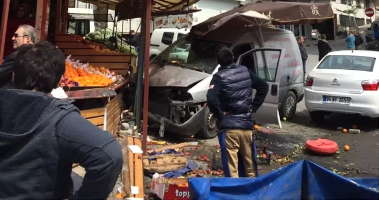 İstanbul Kağıthane\'de, Bonzai İçen Genç Araçla Manava Girdi