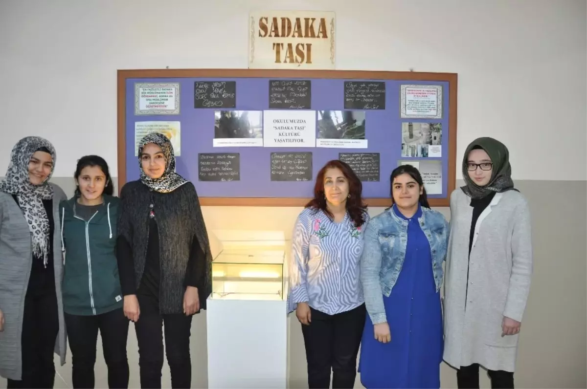 Sadaka Taşı Kültürü Bu Okulda Yaşatılıyor