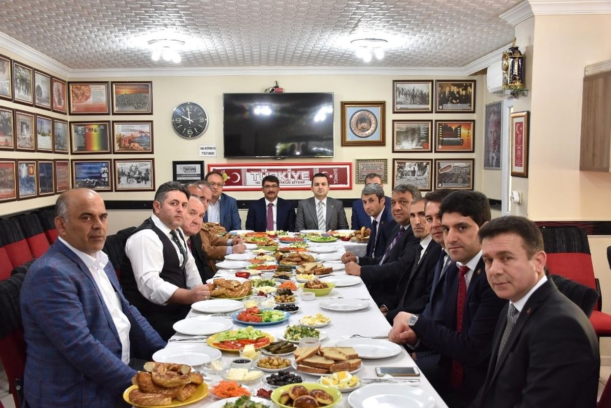 Şehit Aileleri ve Gazilerden \'Evet\'e Tam Destek
