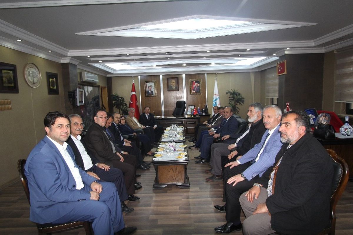 Şeref Malkoç\'tan Başkan Memiş\'e Ziyaret