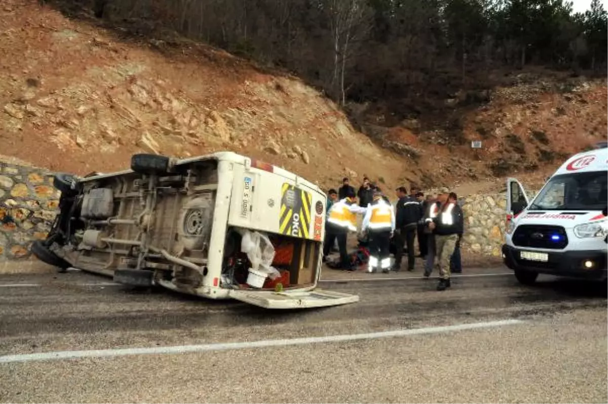 Tokat\'ta Öğrenci Servisi Devrildi: 16 Yaralı