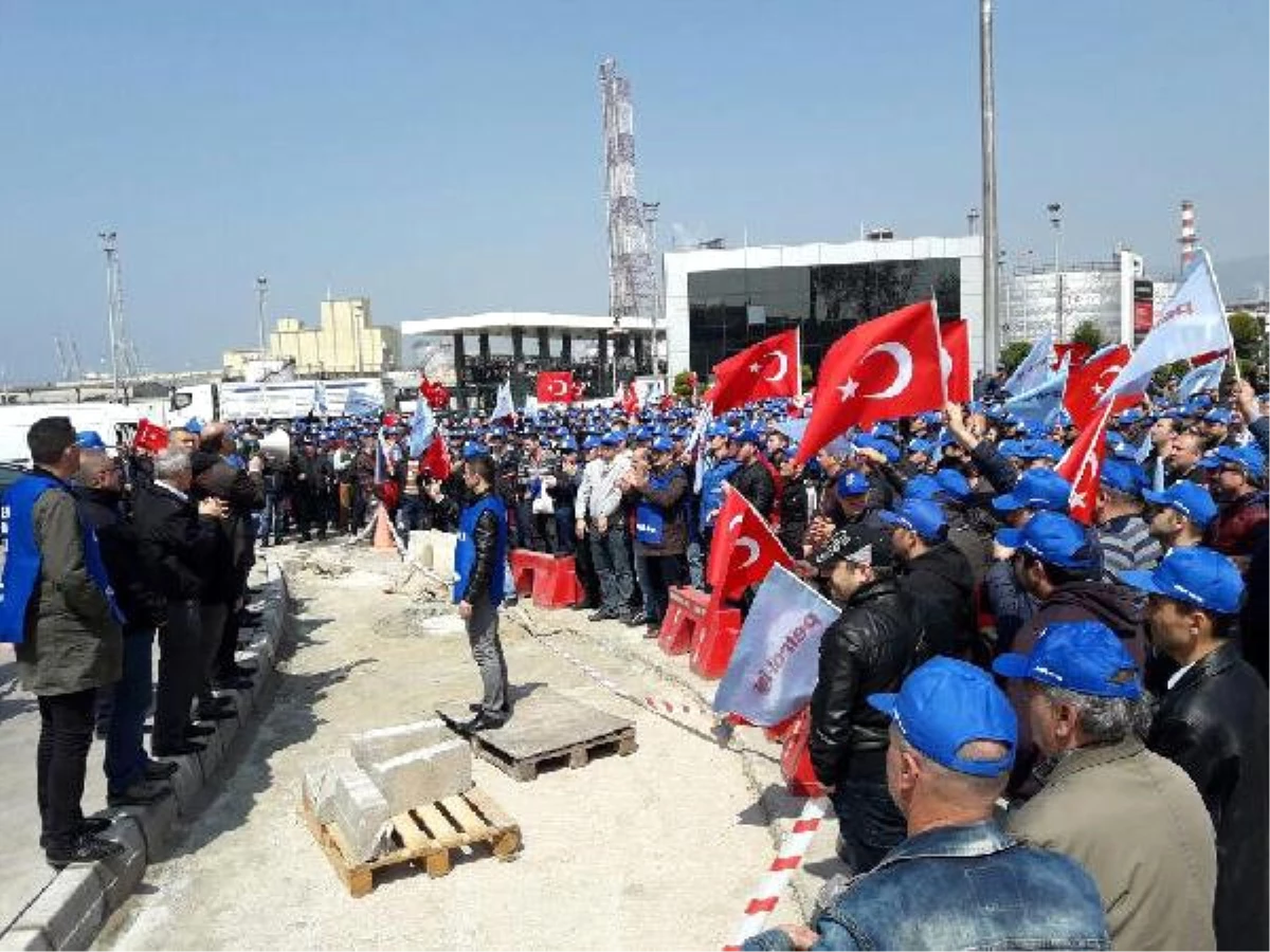 Tüpraş\'ta İşçiler Eylemlerini Sürdürdü