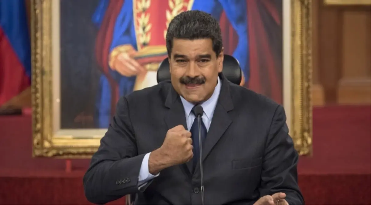 Venezuela\'da Maduro Taş ve Yumurta ile Protesto Edildi