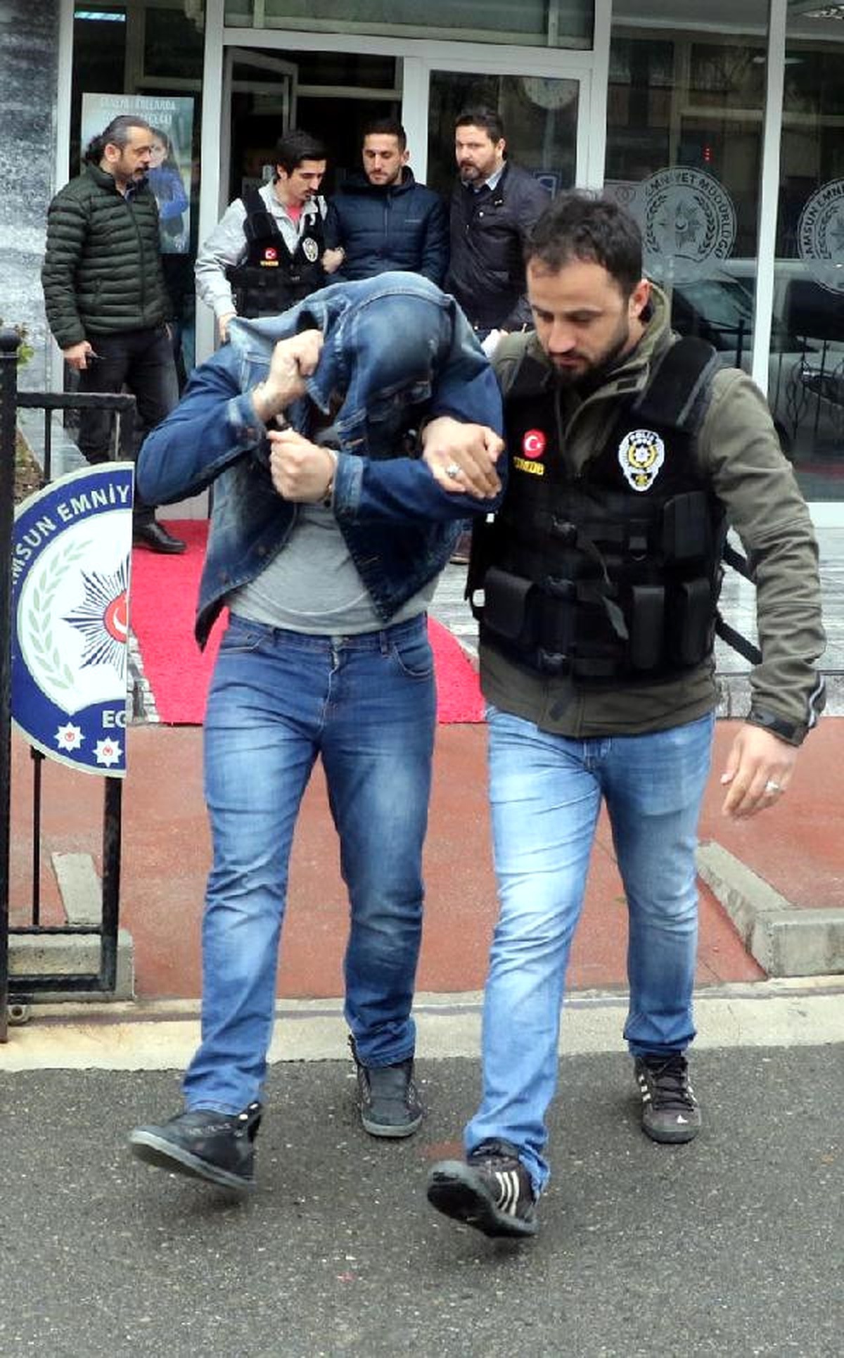 10 Kilo Esrarla Yakalanan Üç Şüpheli Gözaltına Alındı