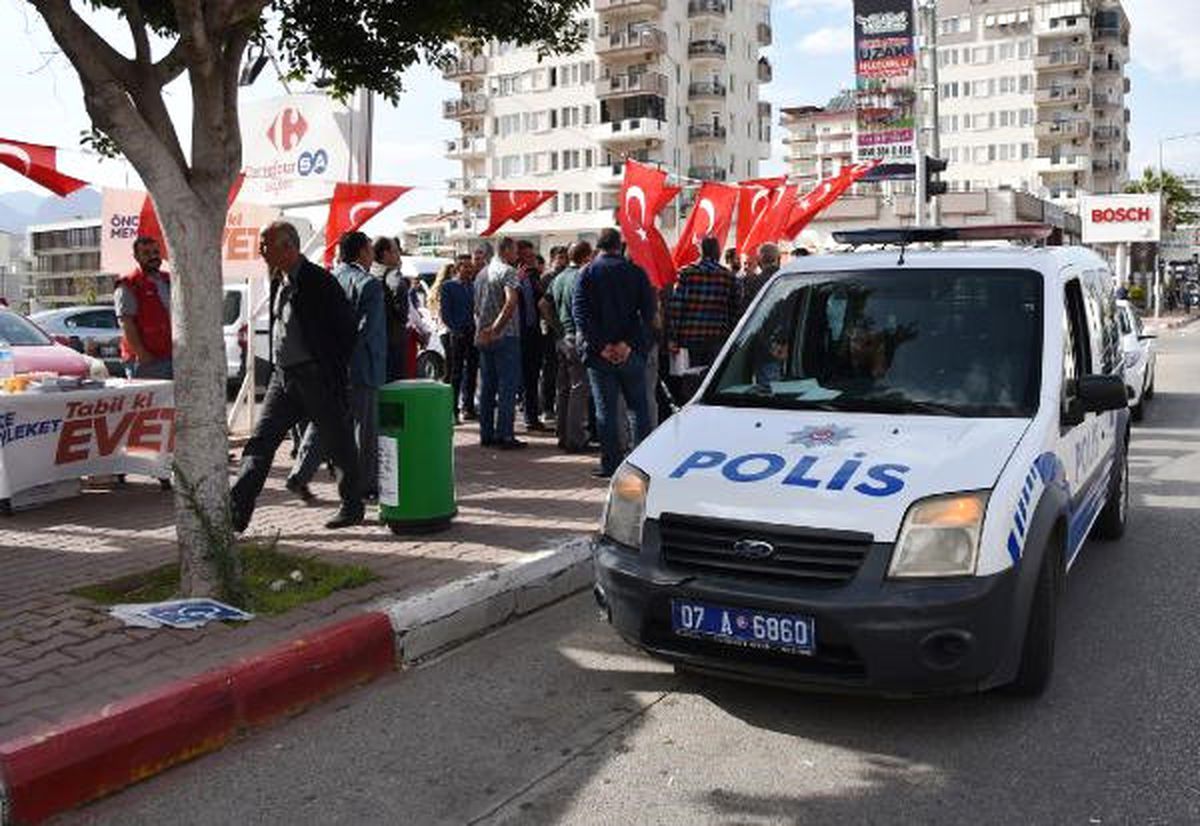 AK Parti Standını Saldırıdan Tutuklandı