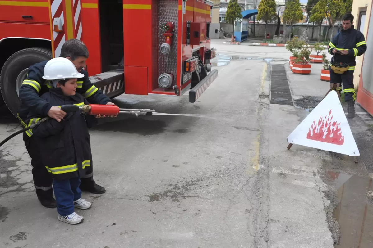 Anaokulu Öğrencilerine Yangın Eğitimi