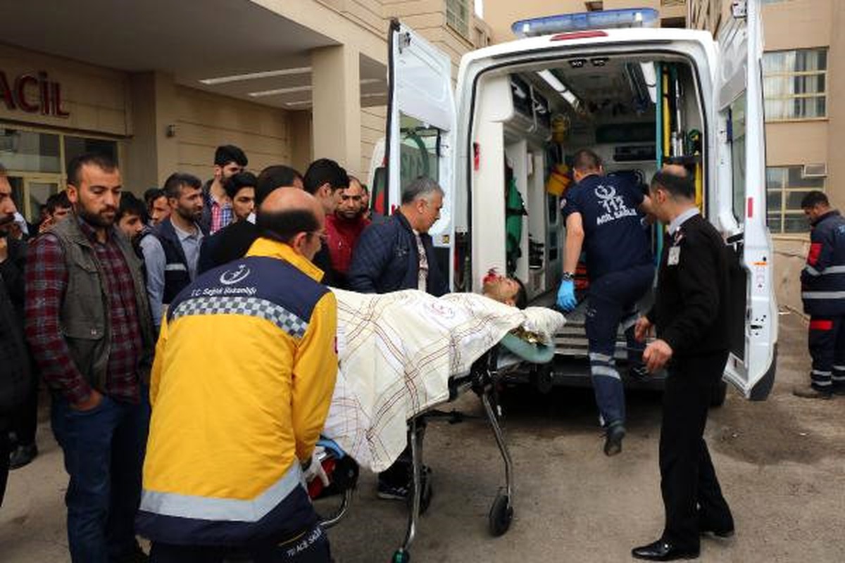 Arızayı Gidermek İsteyen İşçiler Akıma Kapıldı: 1 Ölü, 1 Yaralı